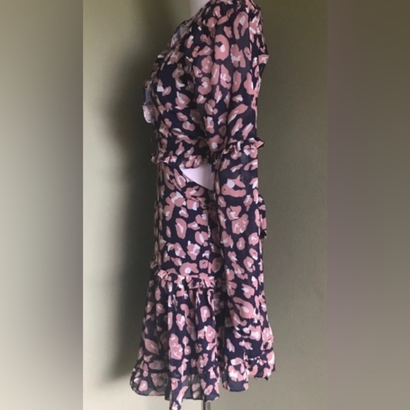 CBR Ruffle Women’s Long sleeve Cutout Back Drawstring V-neck Dress Size Small - Picture 3 of 6